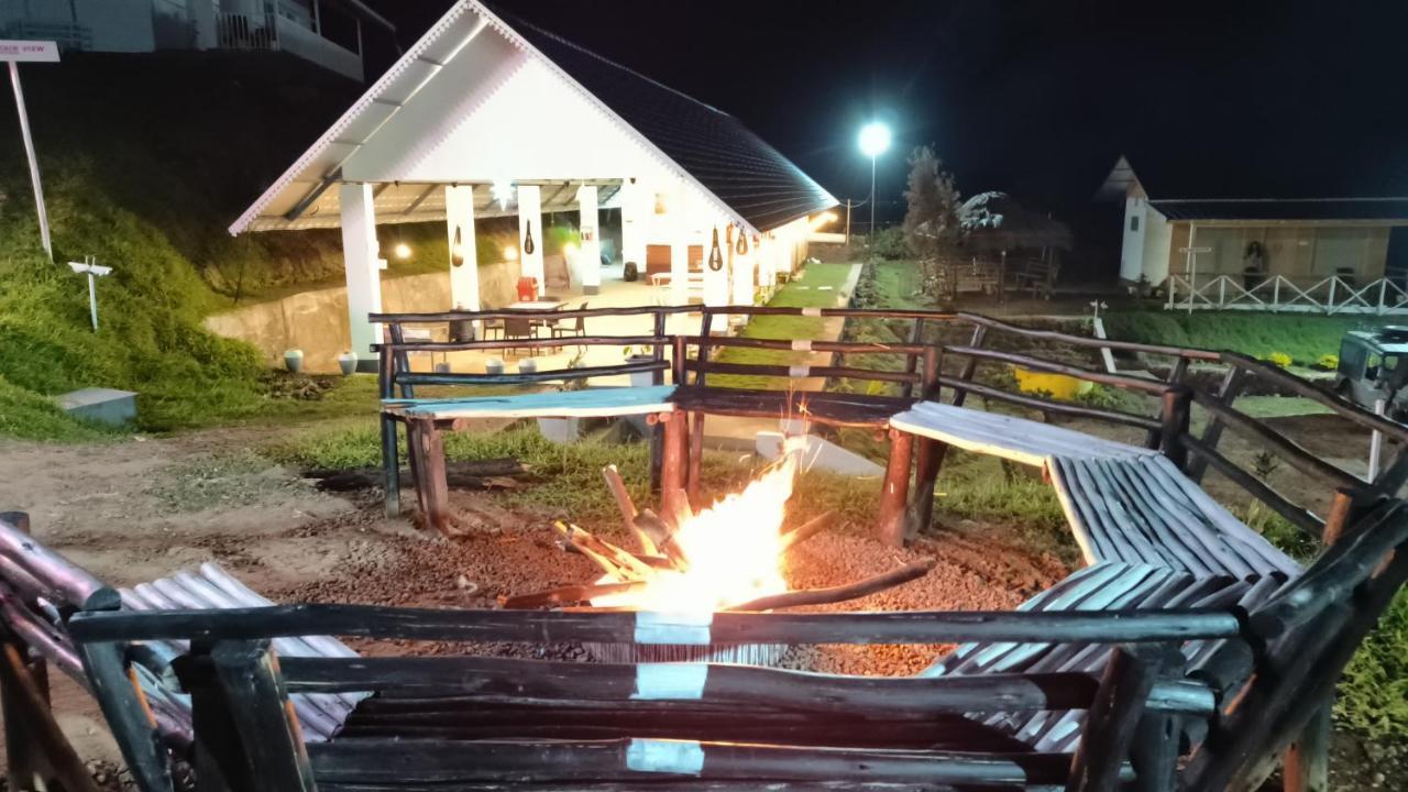 Happy Holidays Resort Kanthalloor Экстерьер фото