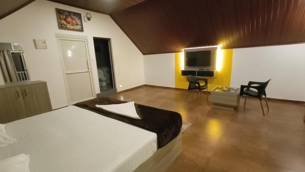 Happy Holidays Resort Kanthalloor Экстерьер фото